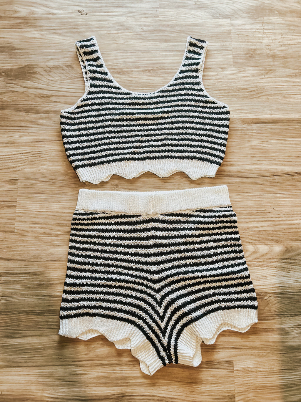 KNITTED STRIPED SET