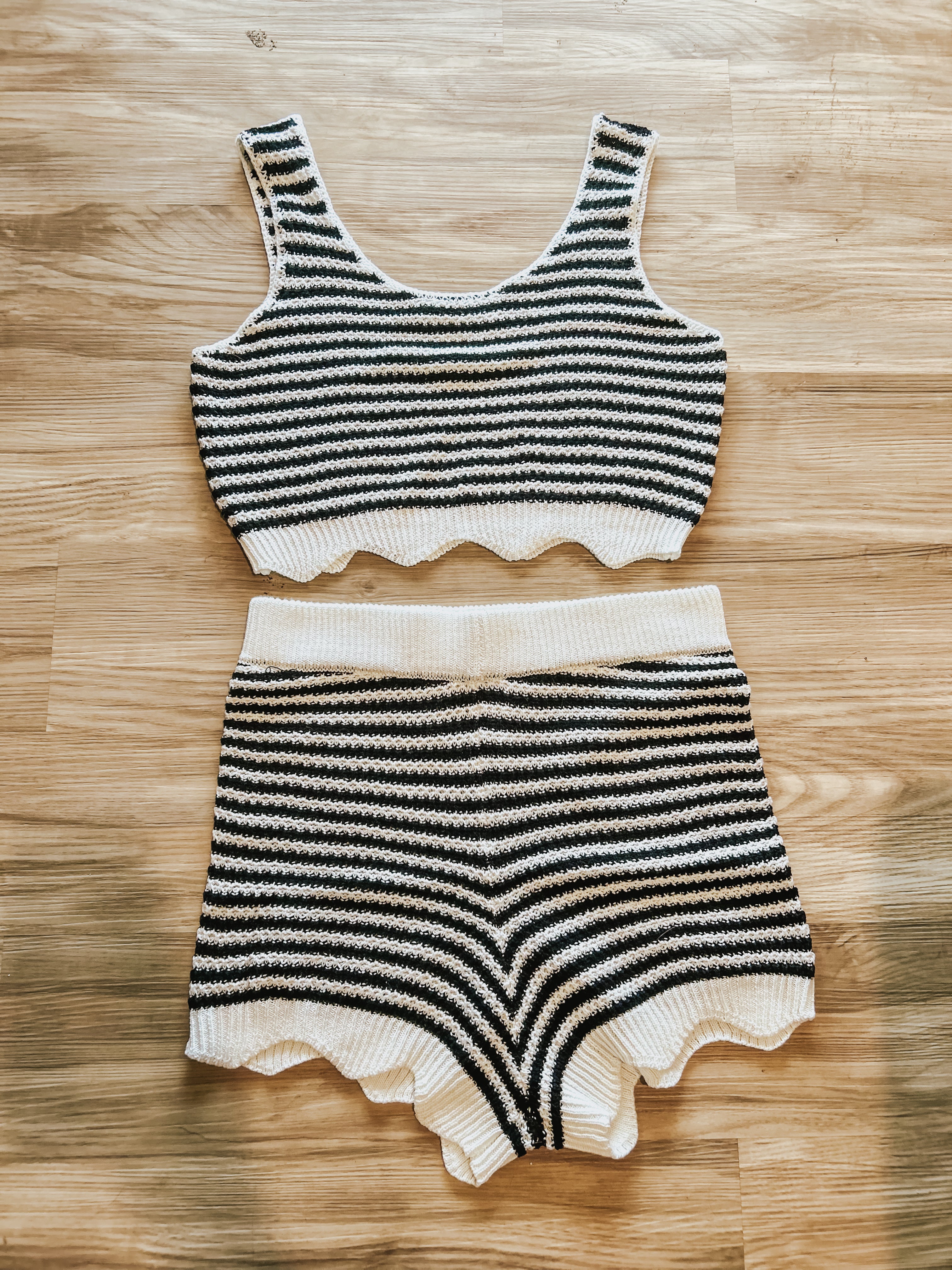 KNITTED STRIPED SET