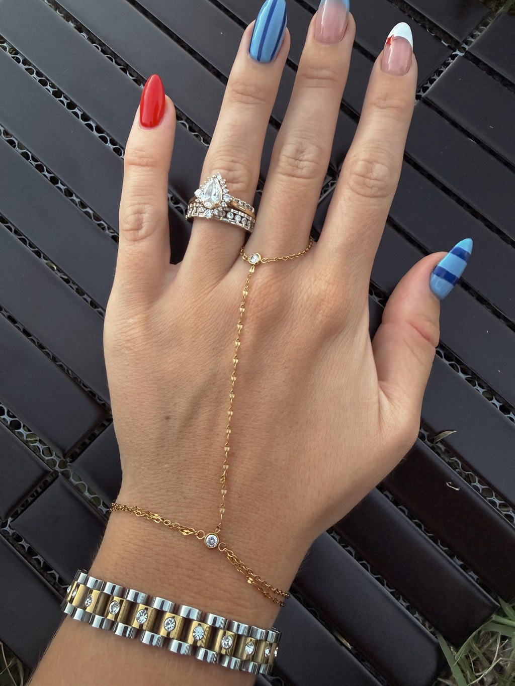 Milania hand chain