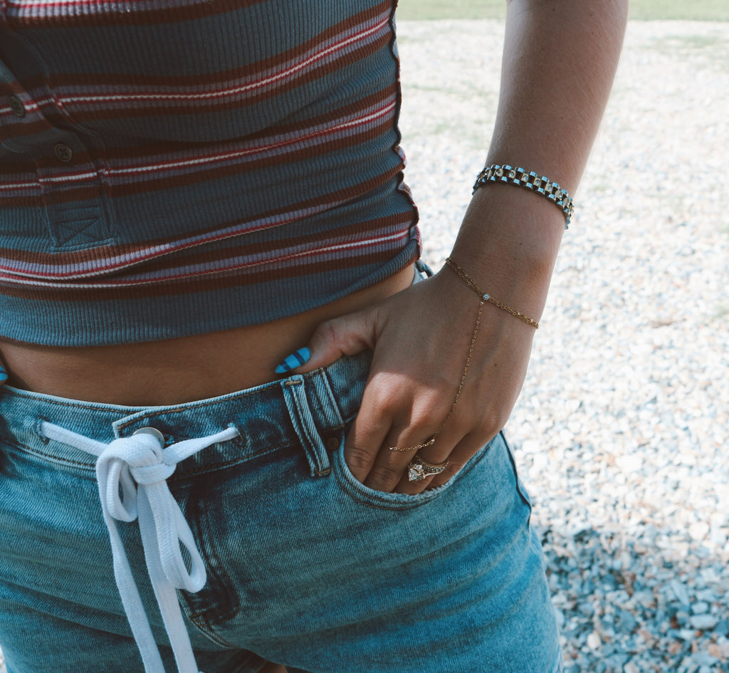 Milania hand chain