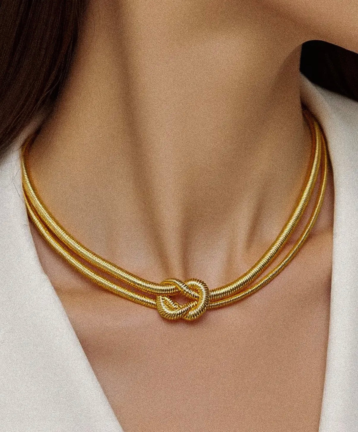 Evereign knot necklace